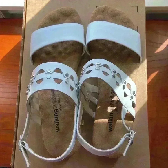 Walking Cradles Corbin White perforated Sandals 8.5 New - Picture 4 of 7